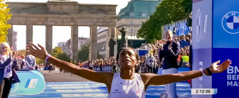 What did Tigist Assefa accomplish at the 2023 Berlin Marathon?